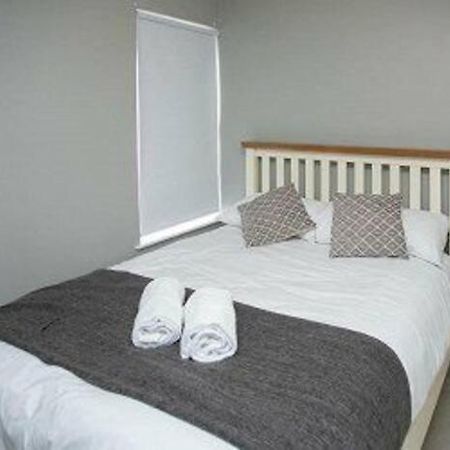 Amazing 3 Bedroom Home, Prime Bt1 Postcode And City Centre Location เบลฟาสต์ ภายนอก รูปภาพ